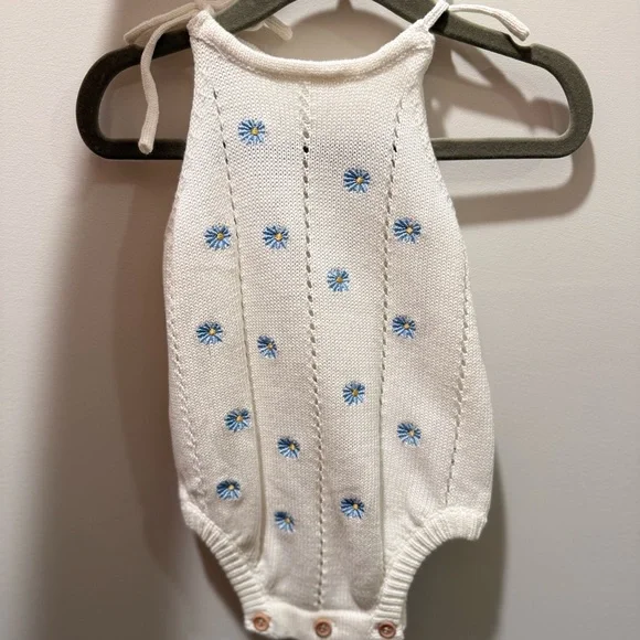 Oat Co. Heirloom Onesie - Blue Daisy